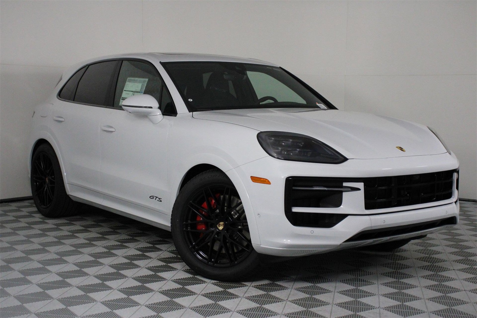 2026 Porsche Cayenne GTS photo 9