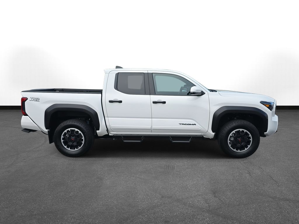 2024 Toyota Tacoma TRD Off-Road photo 4