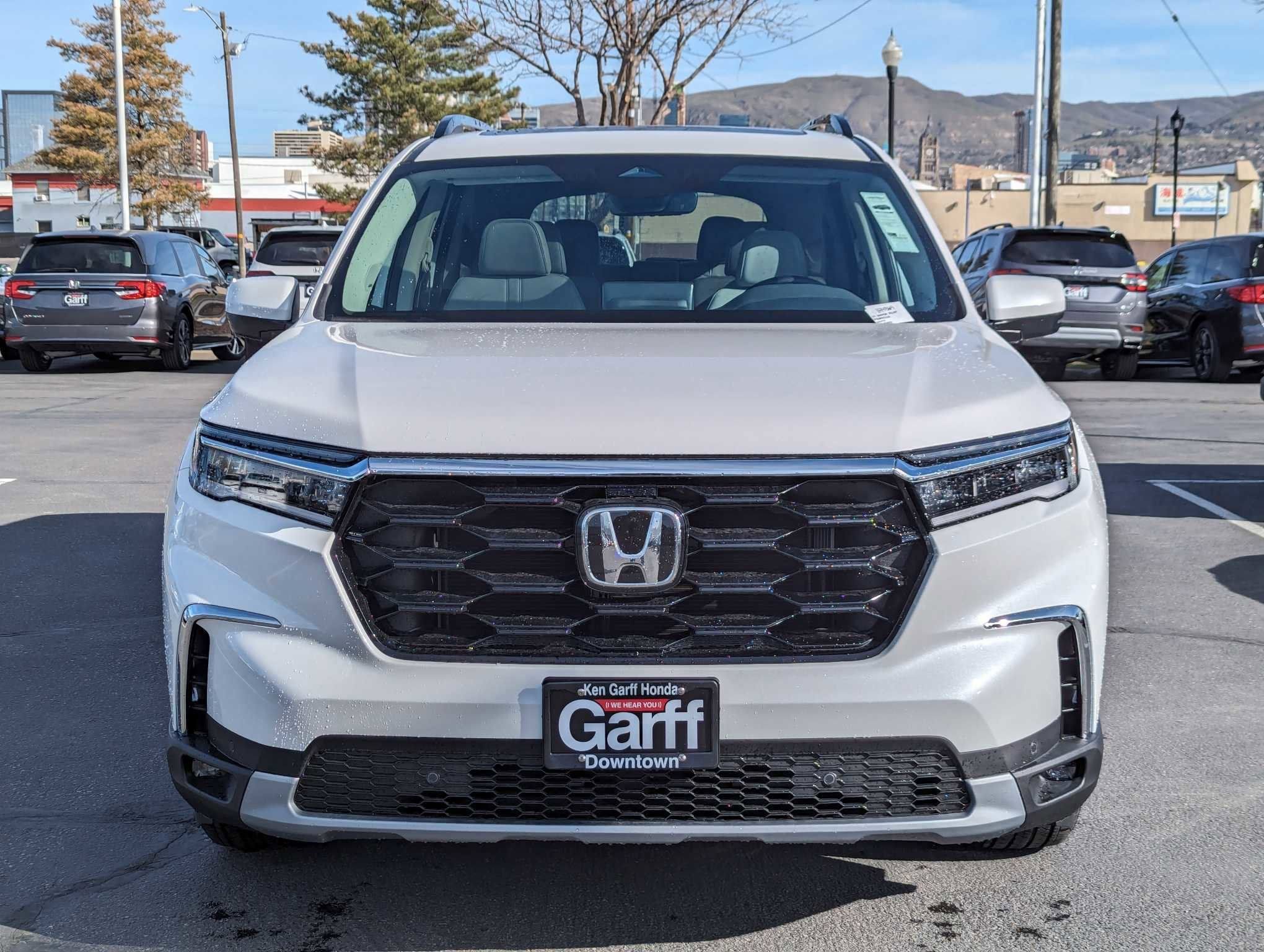 2025 Honda Pilot Touring photo 7