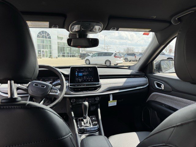 2025 Jeep Compass Latitude photo 23