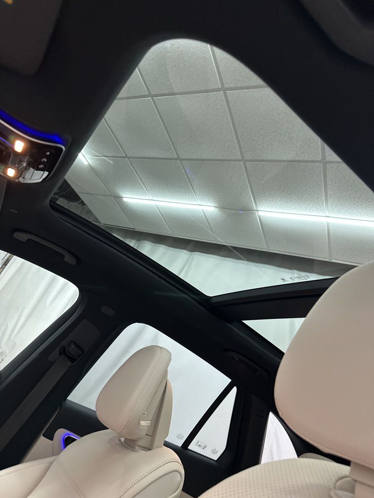 2025 Mercedes Benz GLC 300 photo 15
