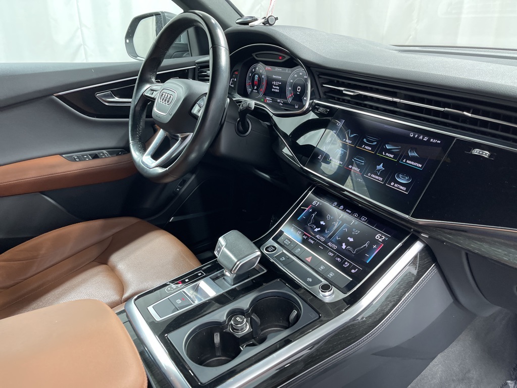2022 Audi Q8 55 Premium Plus photo 22