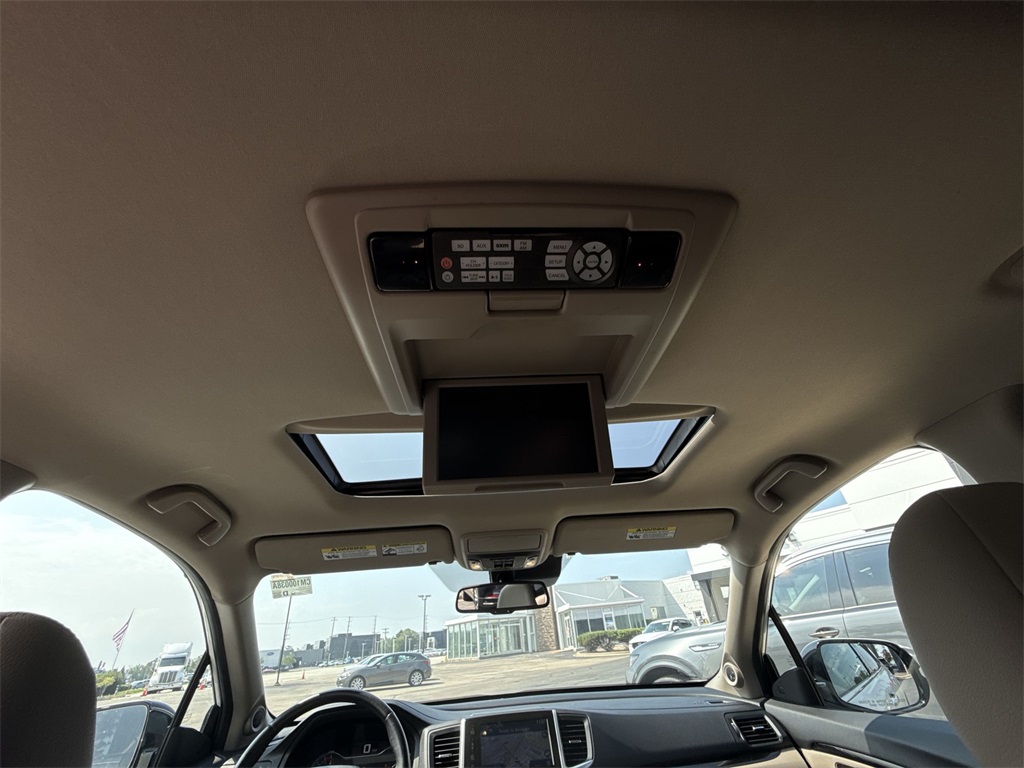 2016 Honda Pilot Elite photo 21