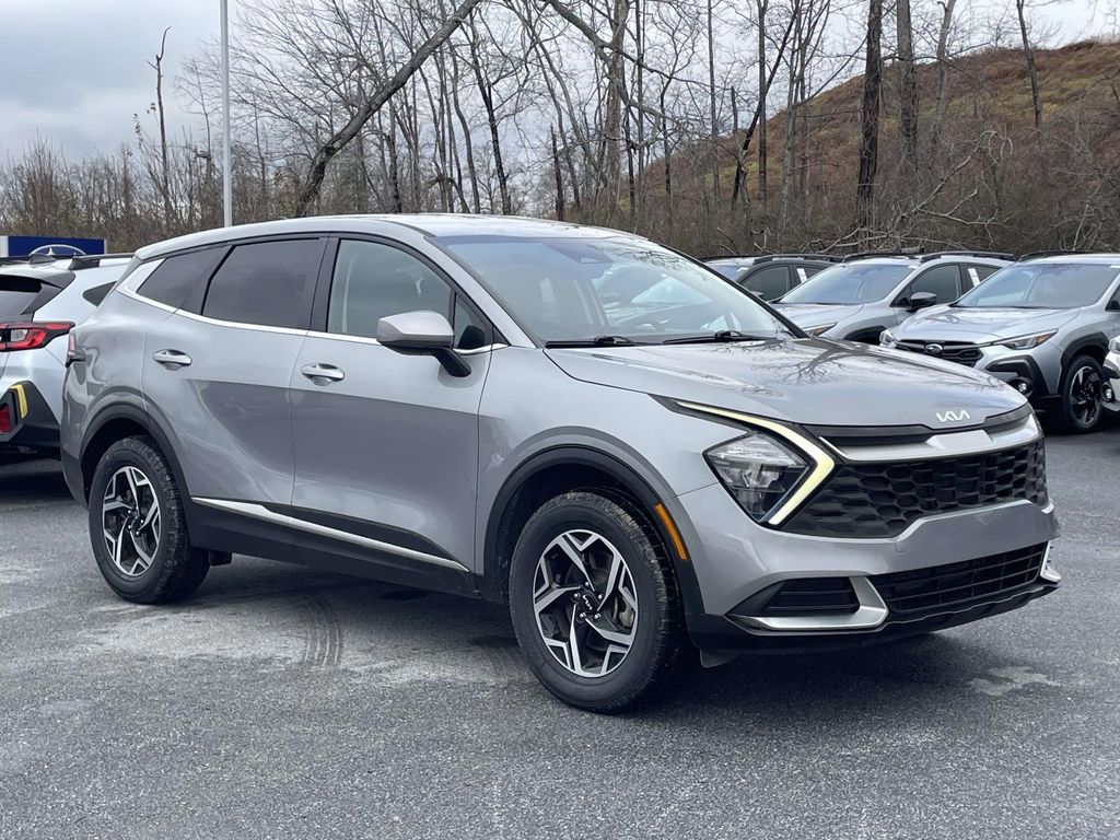 2023 Kia Sportage LX's photo