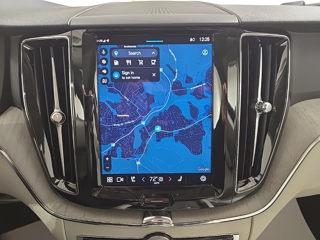 2024 Volvo XC60 B5 Plus photo 16