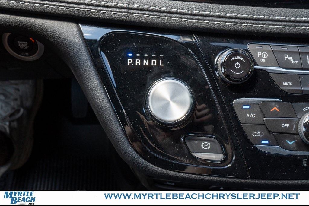 2025 Chrysler Pacifica photo 23