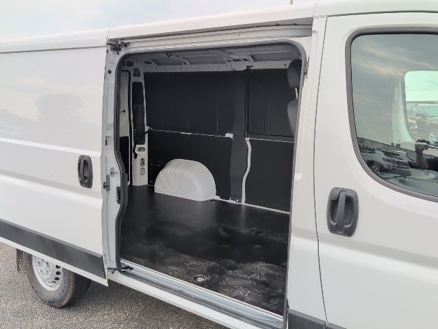 2026 Ram ProMaster 2500 photo 3