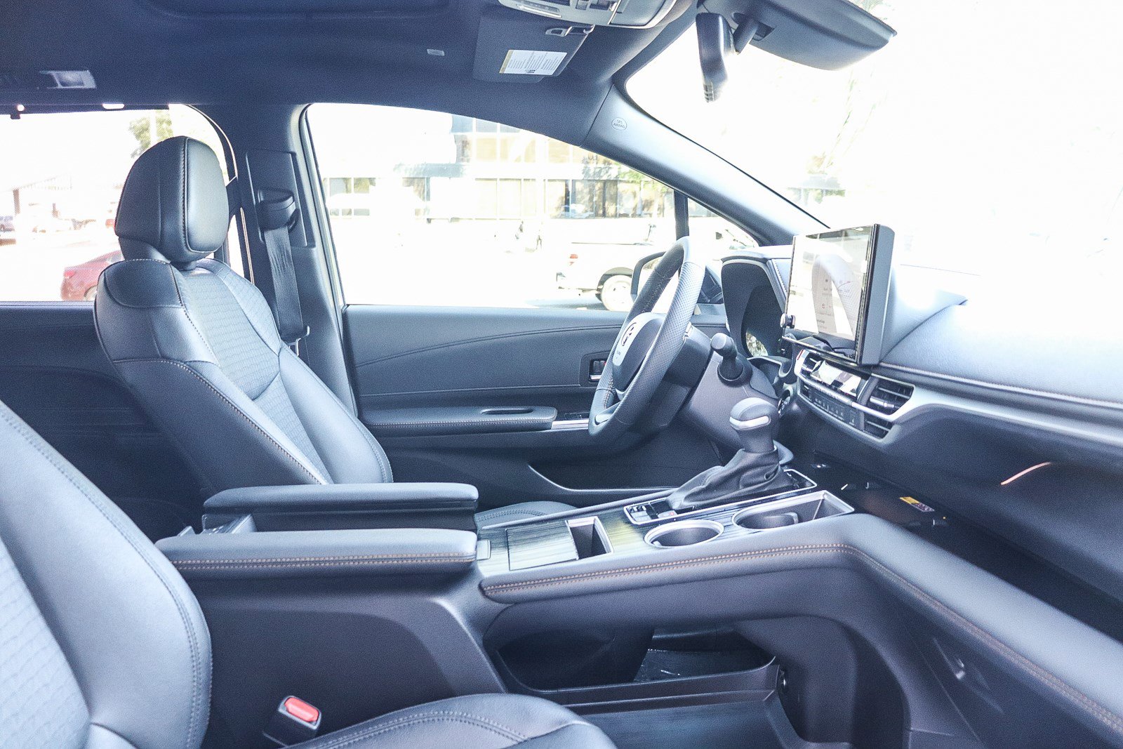 2025 Toyota Sienna Woodland Edition photo 16