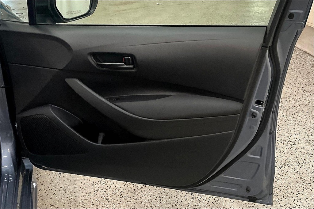 2022 Toyota Corolla LE photo 22