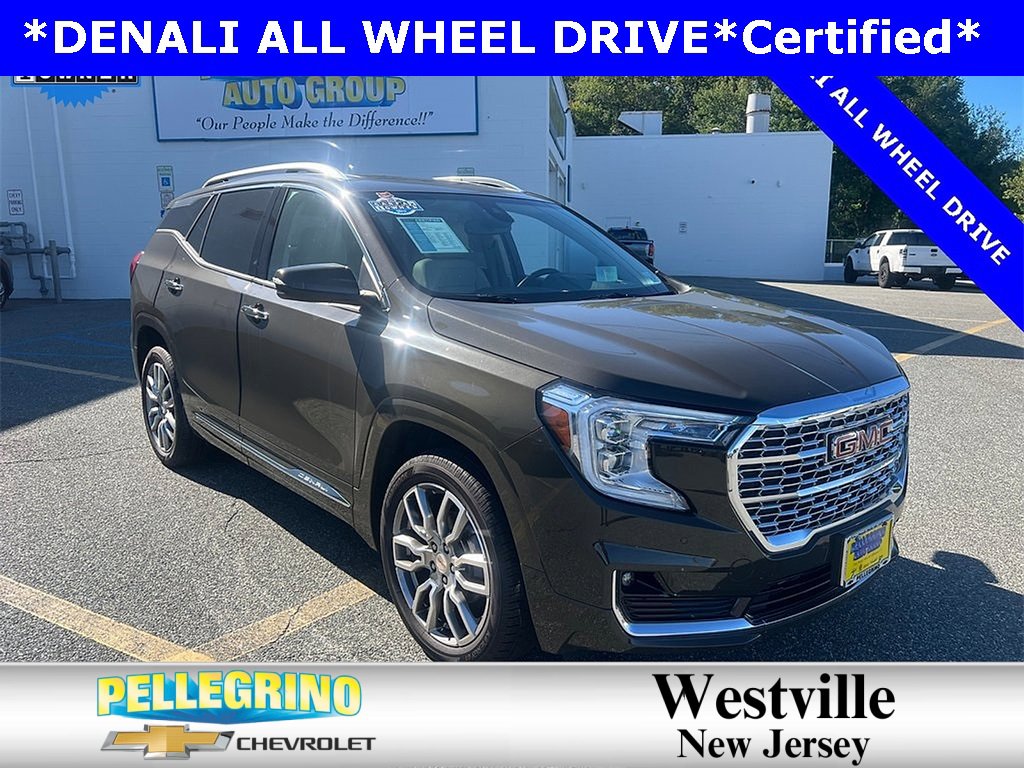 2023 GMC Terrain Denali's photo