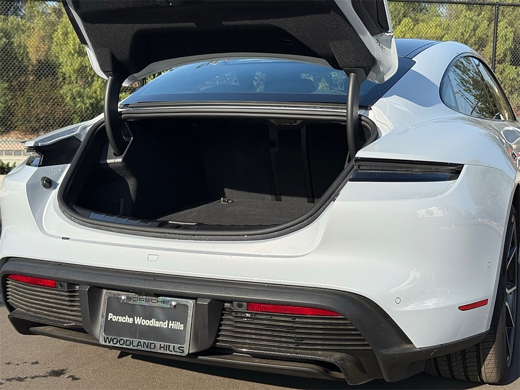 2024 Porsche Taycan Turbo S photo 36