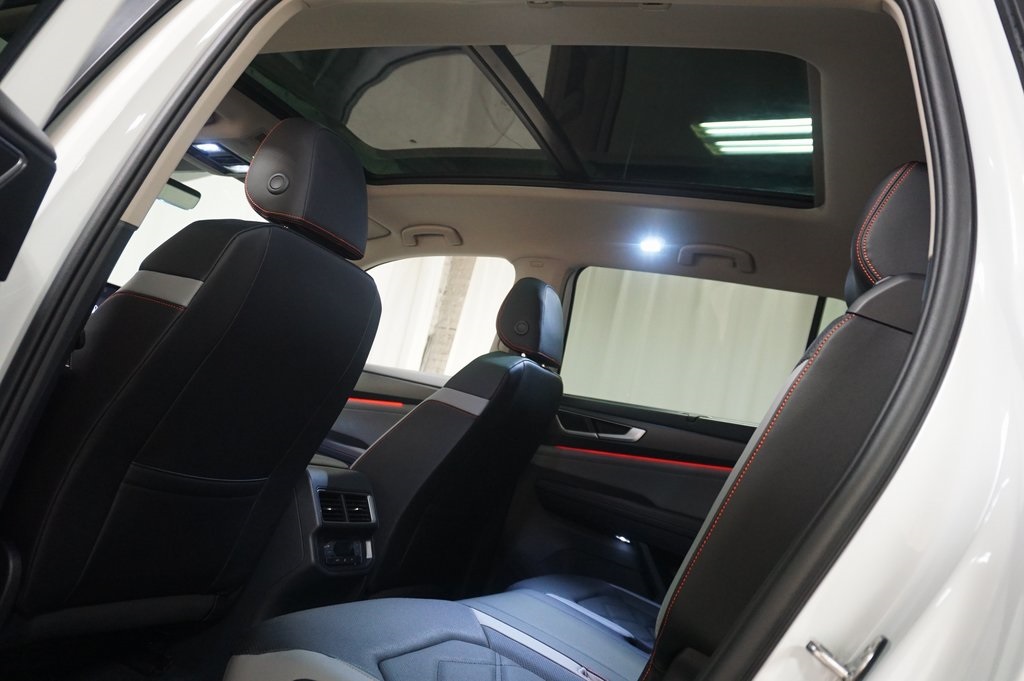 2025 Volkswagen Atlas Peak Edition SE photo 31