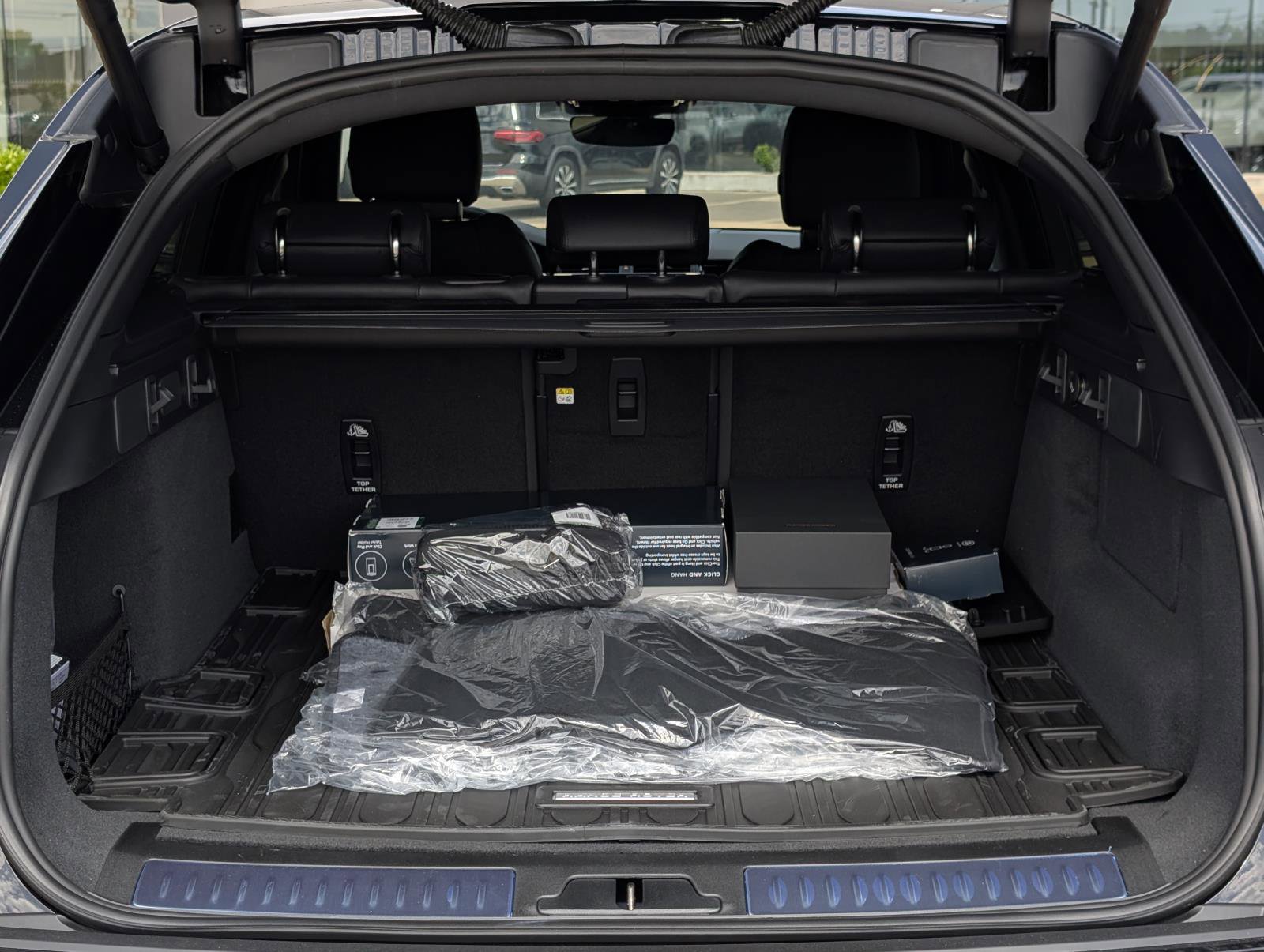 2026 Land Rover Range Rover Velar S photo 10
