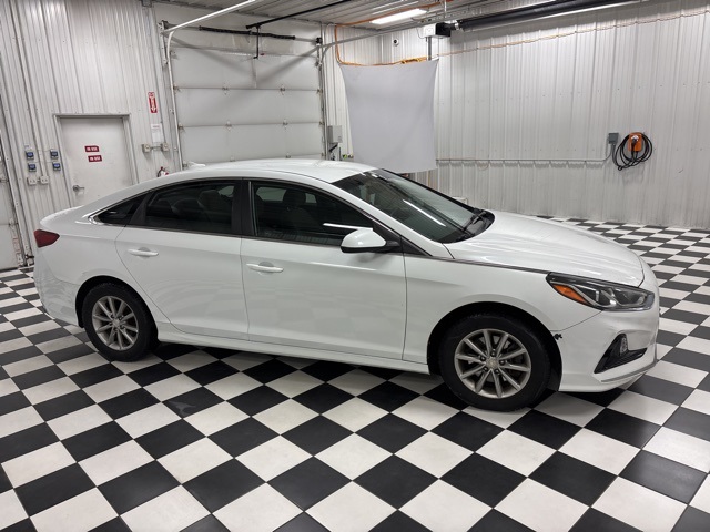 Used 2018 Hyundai Sonata SE with VIN 5NPE24AF6JH713399 for sale in Rochester, Minnesota