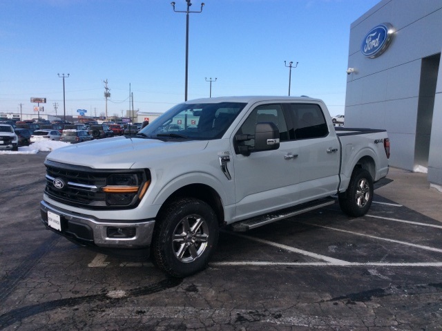 2025 Ford F-150 XLT photo 2