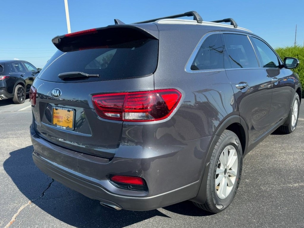 2019 Kia Sorento LX photo 2