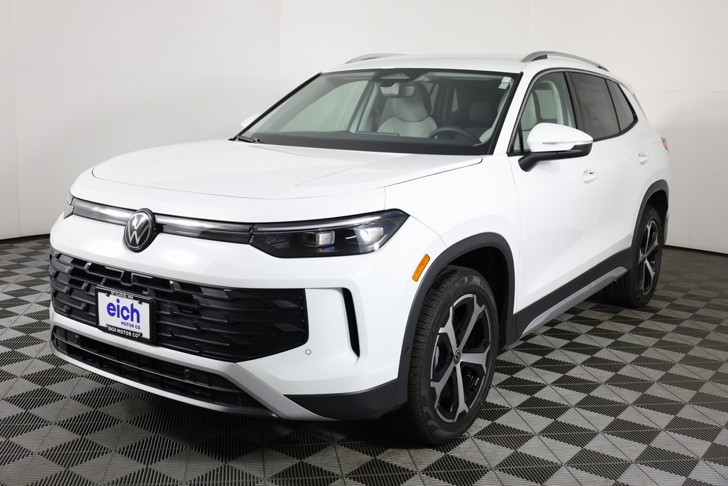 2025 Volkswagen Tiguan SE photo 3