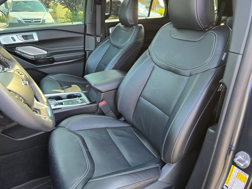 2023 Ford Explorer ST photo 20