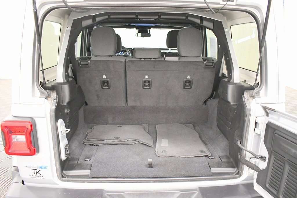 2024 Jeep Wrangler Sahara 4xe photo 7