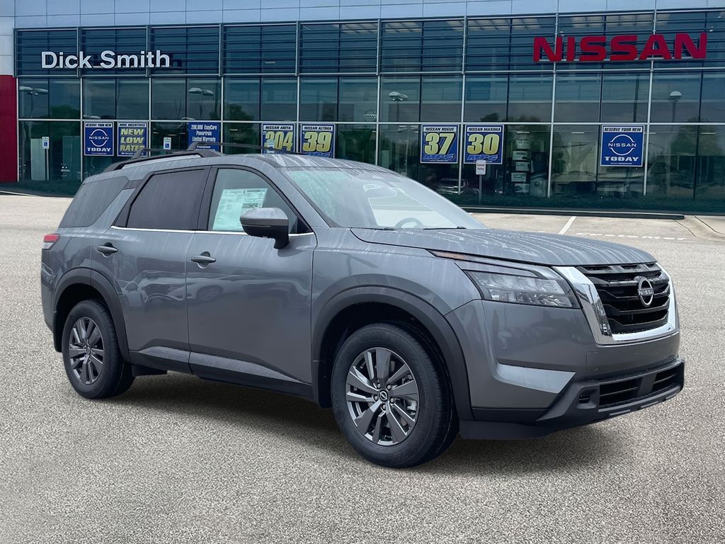 2025 Nissan Pathfinder SV's photo