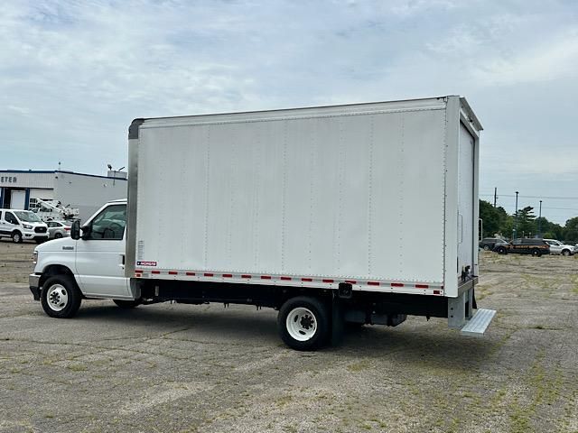 2024 Ford E-450 Cutaway photo 6