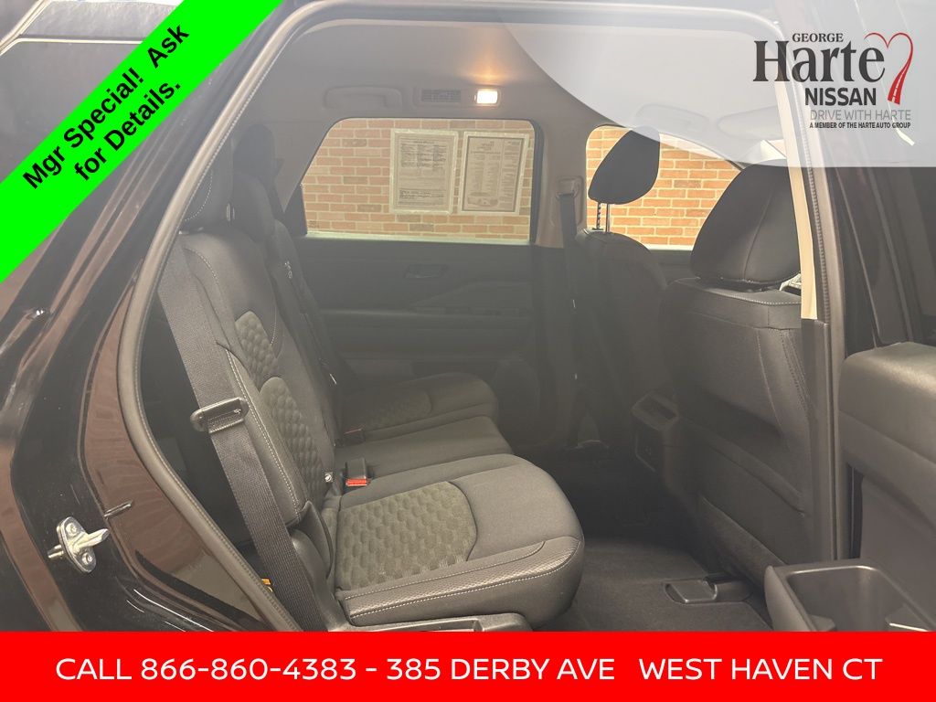 2024 Nissan Pathfinder S photo 24