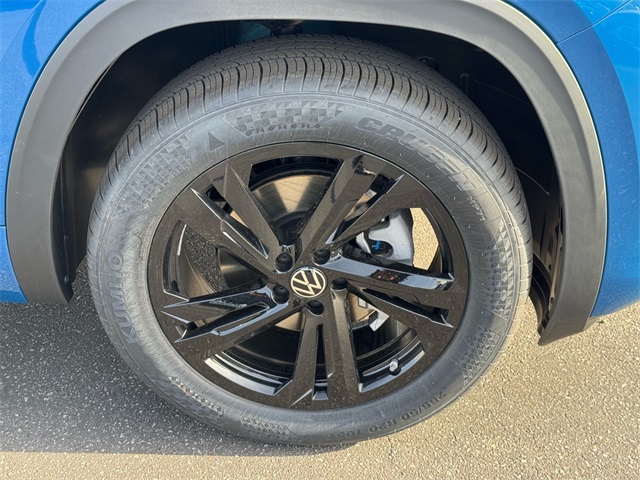 2025 Volkswagen Atlas Cross Sport SEL R-Line photo 5