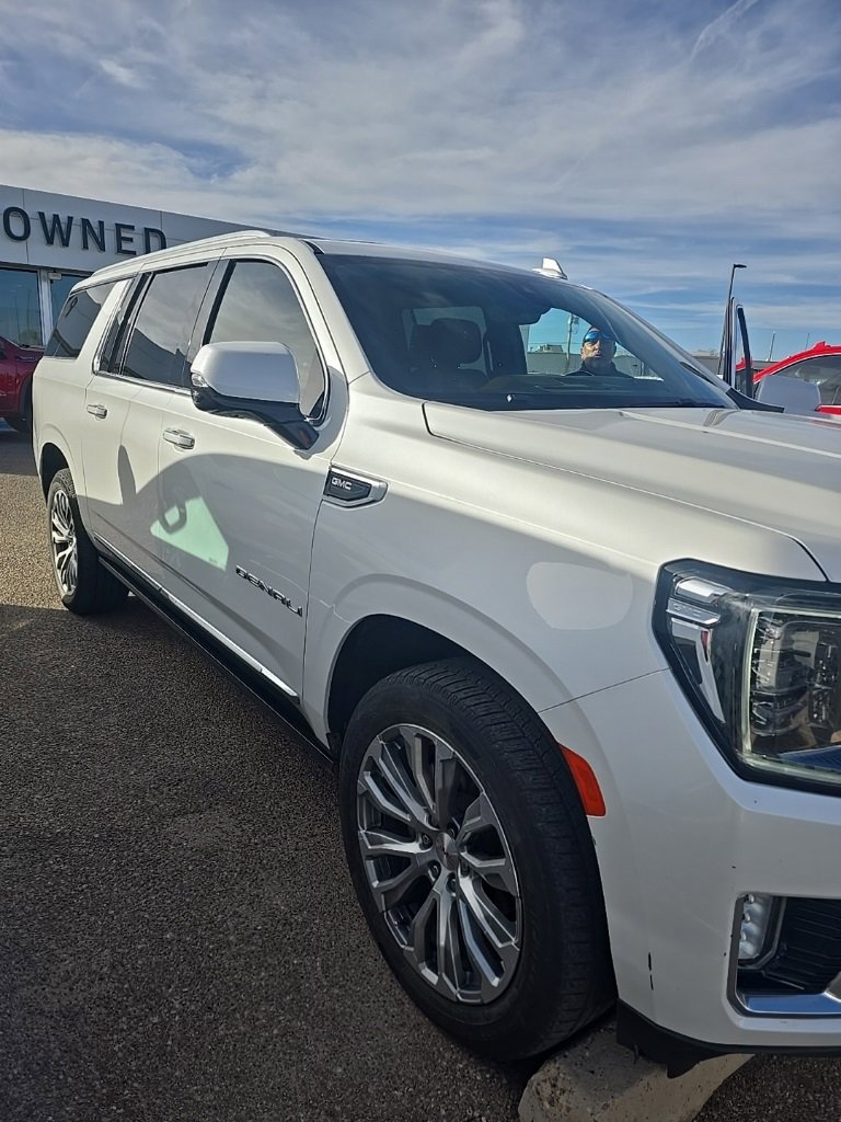 2021 Gmc Yukon XL Denali photo 2