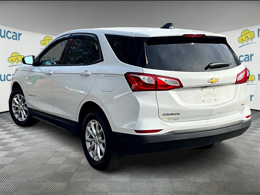 2019 Chevrolet Equinox LS photo 4