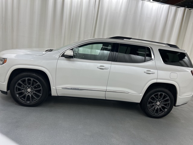 2021 Gmc Acadia Denali photo 3
