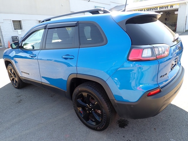 2023 Jeep Cherokee Altitude photo 2