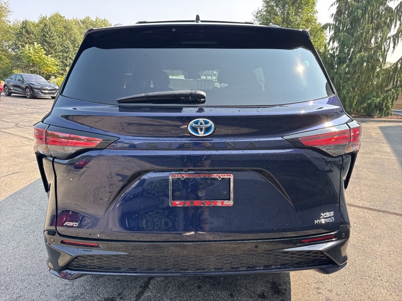 2022 Toyota Sienna XSE photo 4