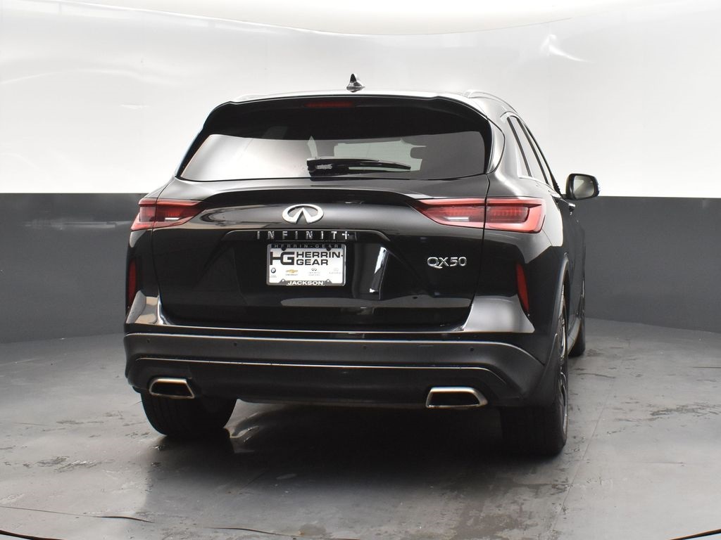 2022 Infiniti QX50 Luxe photo 3
