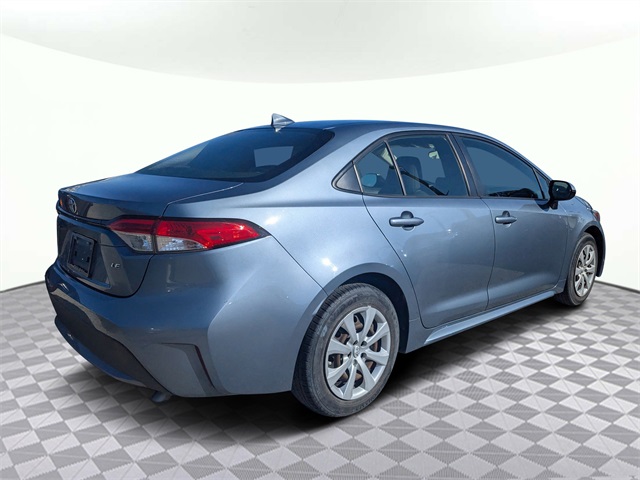 2021 Toyota Corolla LE photo 3