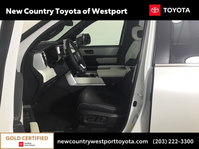 2024 Toyota Sequoia Capstone photo 8