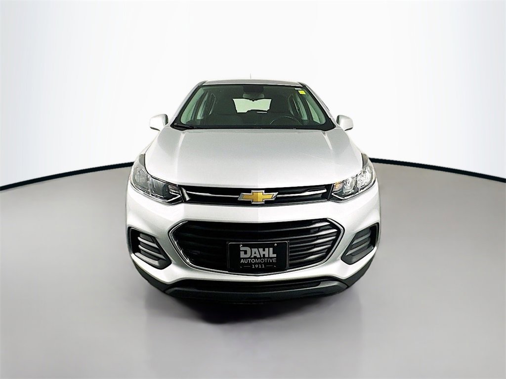 Used 2018 Chevrolet Trax LS with VIN 3GNCJKSB8JL416782 for sale in Winona, Minnesota