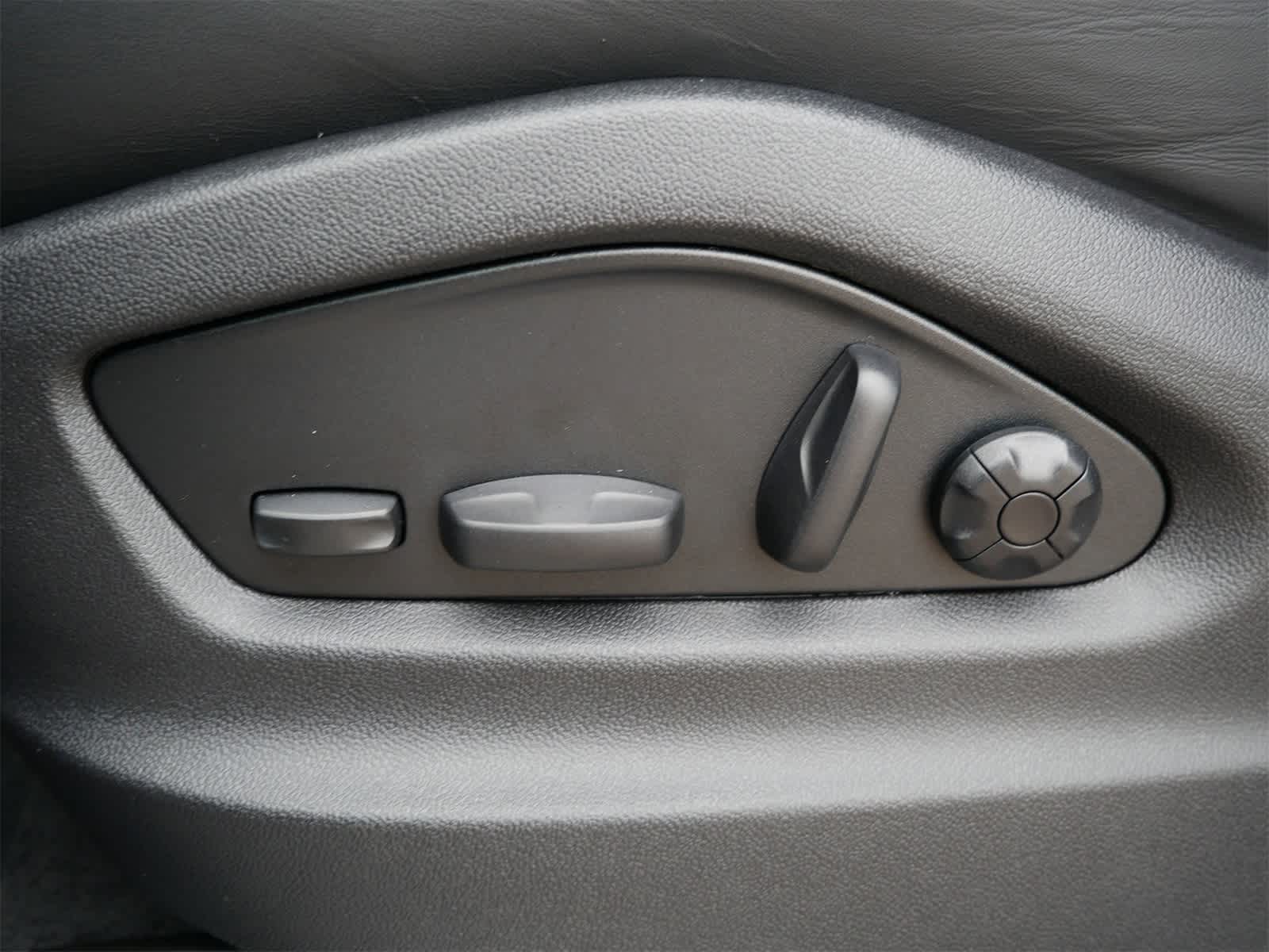 2026 Porsche Cayenne Coupe photo 11