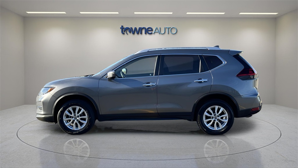 2019 Nissan Rogue SV photo 2