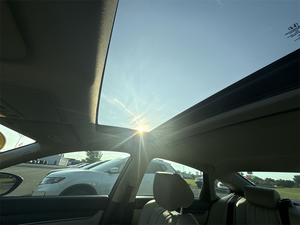 2018 Honda Accord Touring 2.0T photo 15
