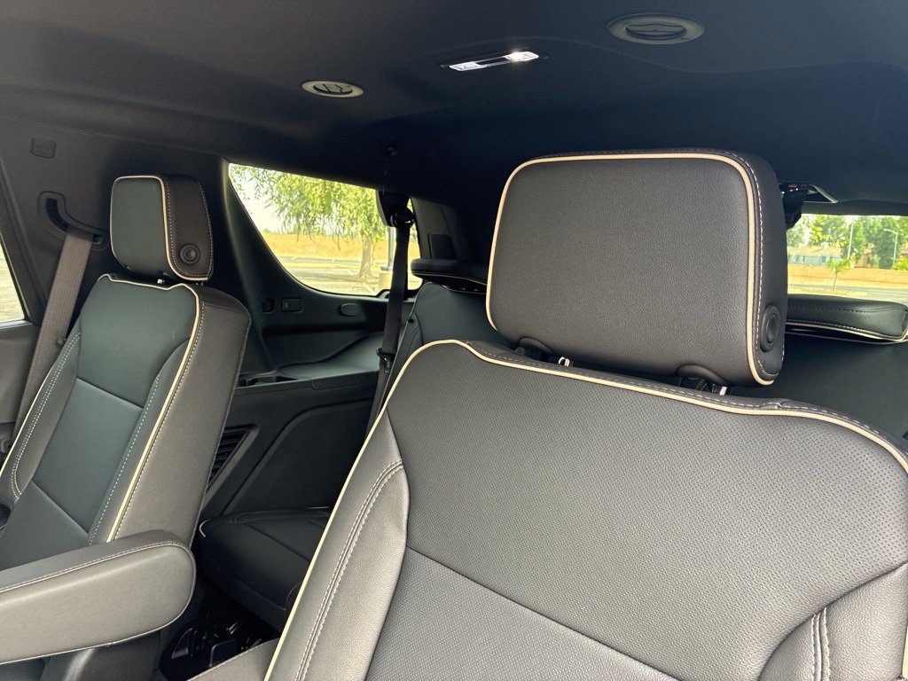 2025 Chevrolet Tahoe Premier photo 19
