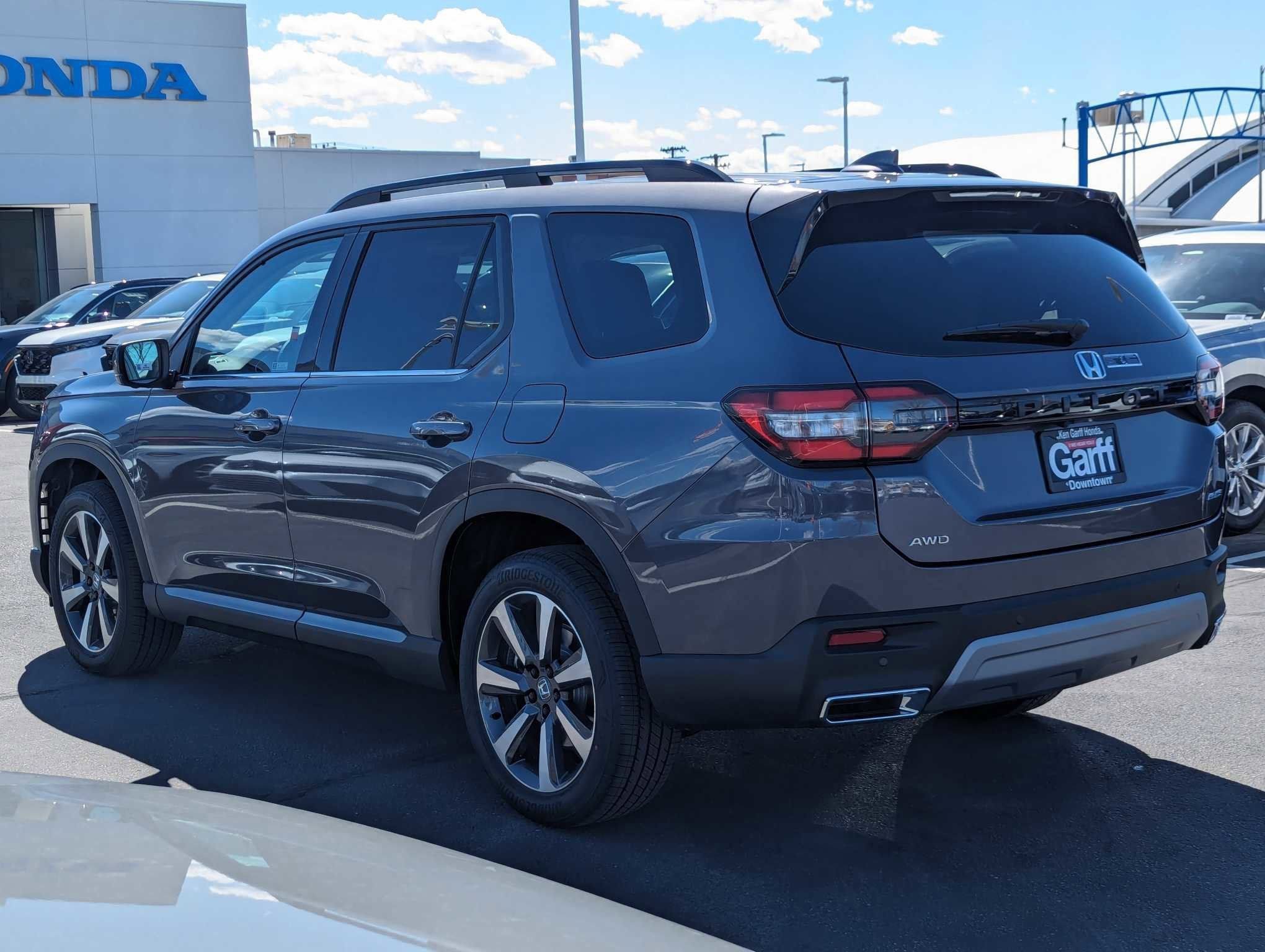 2025 Honda Pilot Elite photo 4