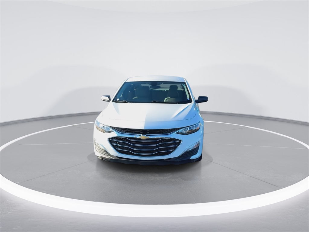 2019 Chevrolet Malibu LS photo 3