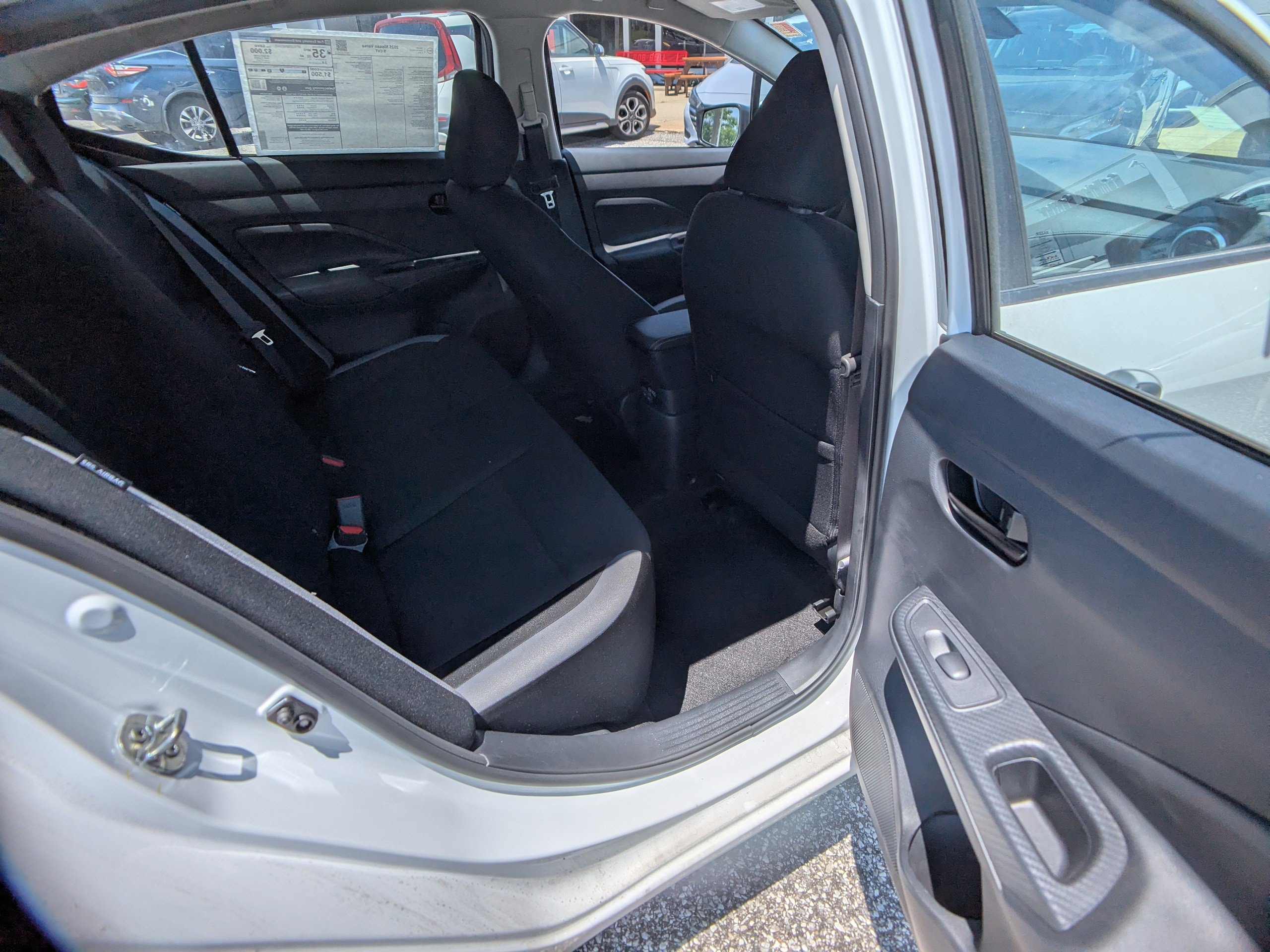 2025 Nissan Versa 1.6 S photo 4