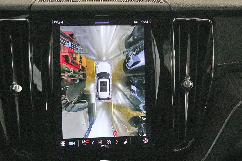 2023 VOLVO XC60 - Image 31