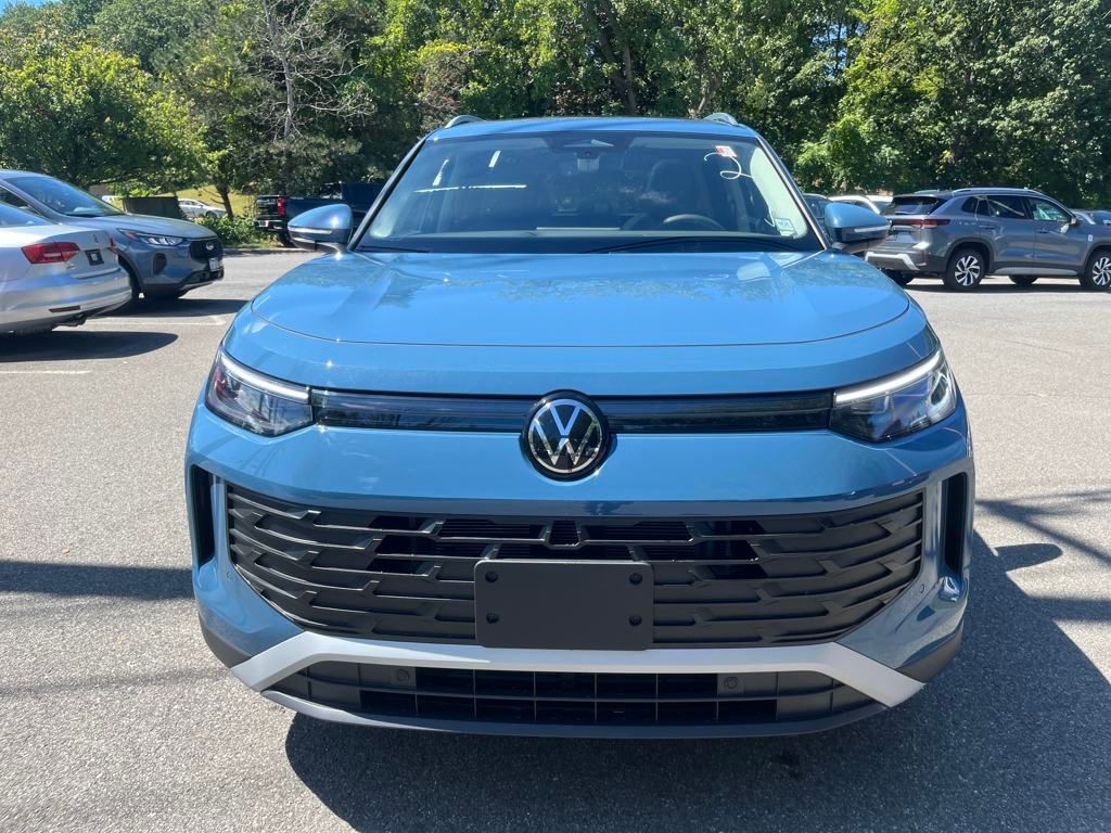 2025 Volkswagen Tiguan SE photo 3