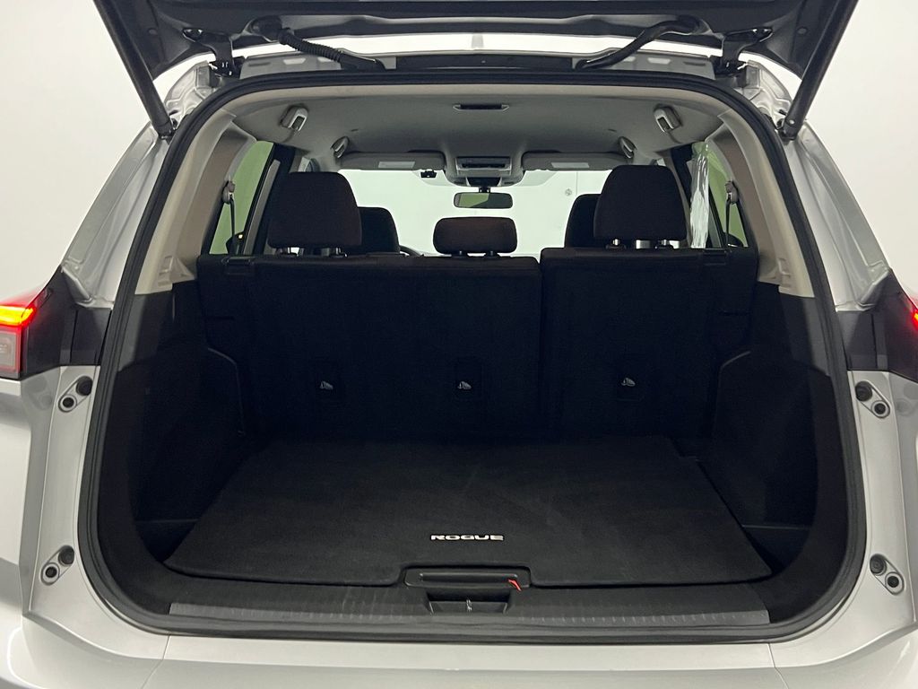 2024 Nissan Rogue SV photo 19