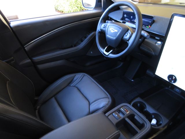 2025 Ford Mustang Mach-E Premium photo 19