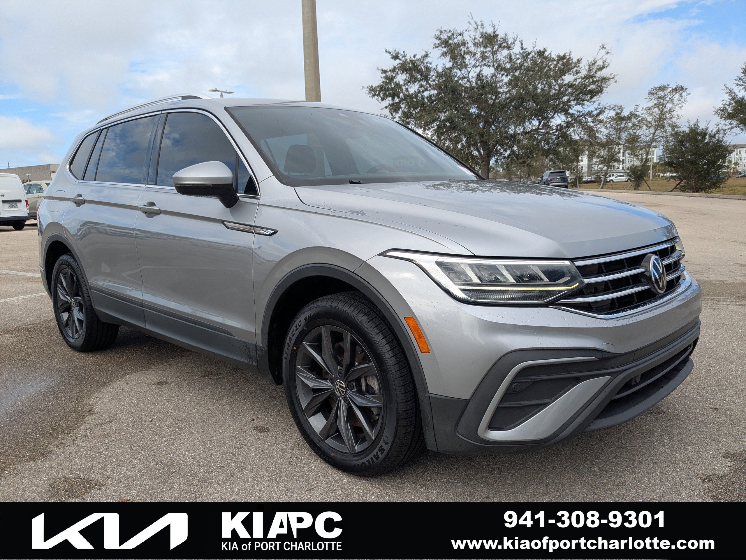 2022 Volkswagen Tiguan SE's photo