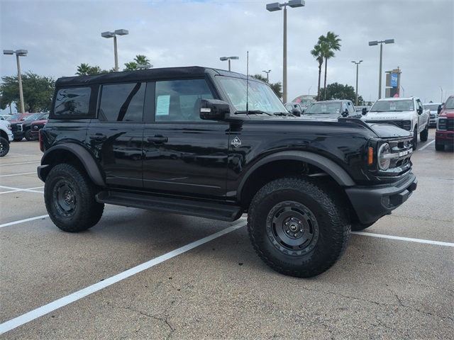 2025 Ford Bronco Outer Banks photo 2