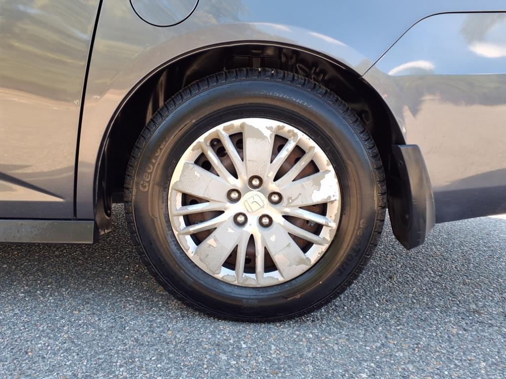 2016 Honda Odyssey LX photo 3